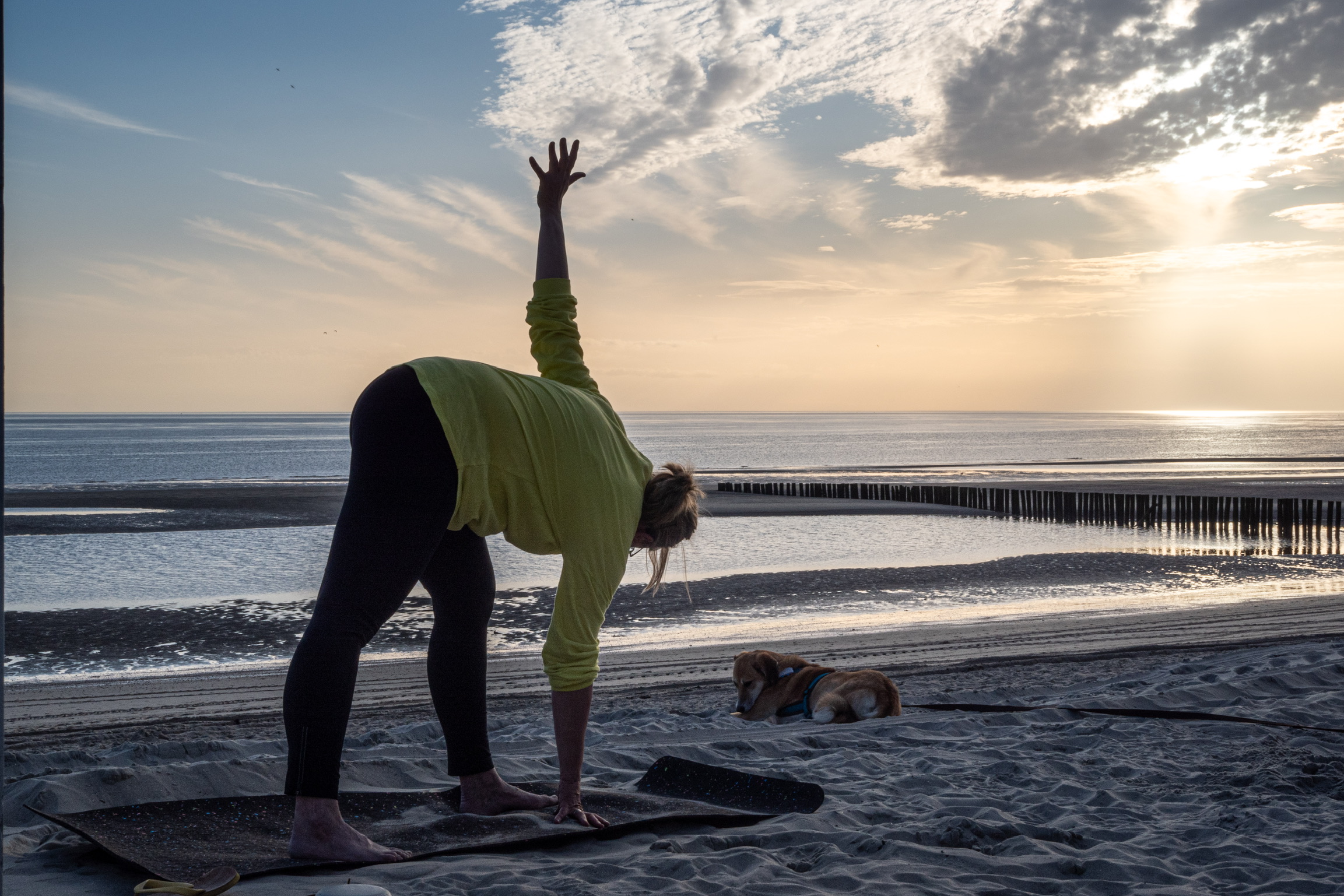 Yoga_in_Holland_am_Strand